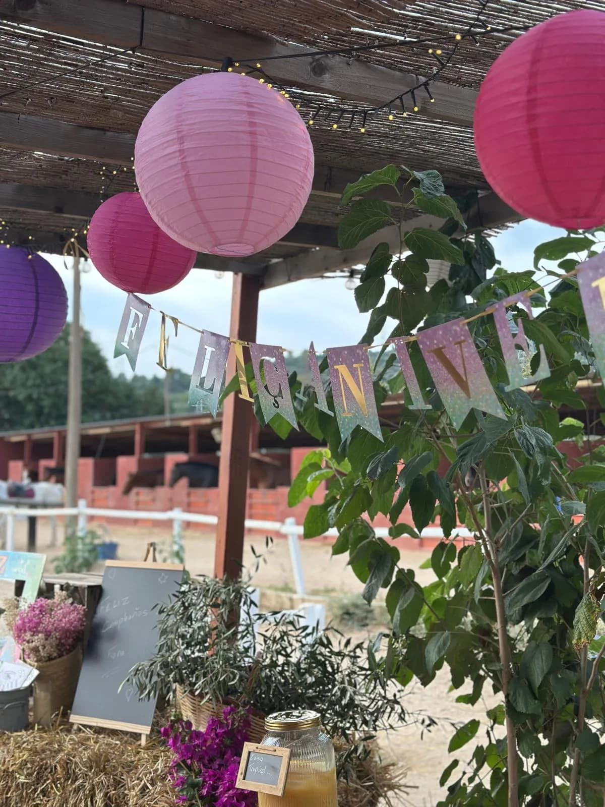 Decoració amb fanalets per a una celebració